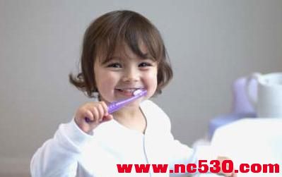 宝宝刷牙.jpg