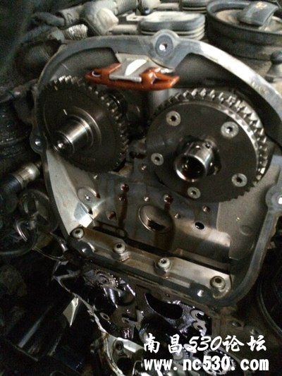 一辆08款迈腾换正时链条作业