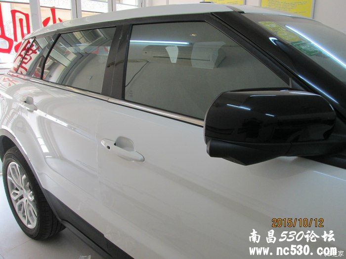 天空蓝质感的飞跃