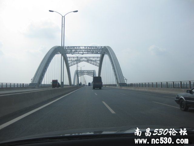 你敢骂俺，俺就灭你------驾明锐急速飙车于南昌生米大桥