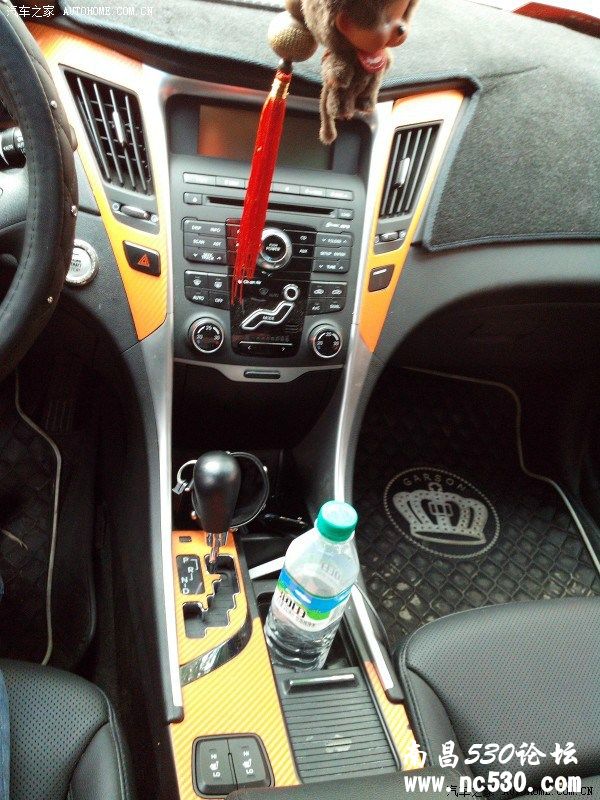 索纳塔八爱上蓝色天使眼，骚骚的橙色内饰，欢迎围观。