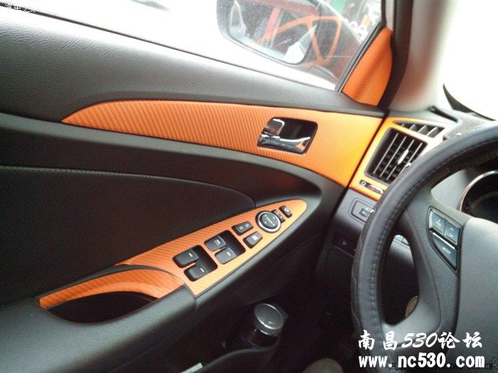 索纳塔八爱上蓝色天使眼，骚骚的橙色内饰，欢迎围观。