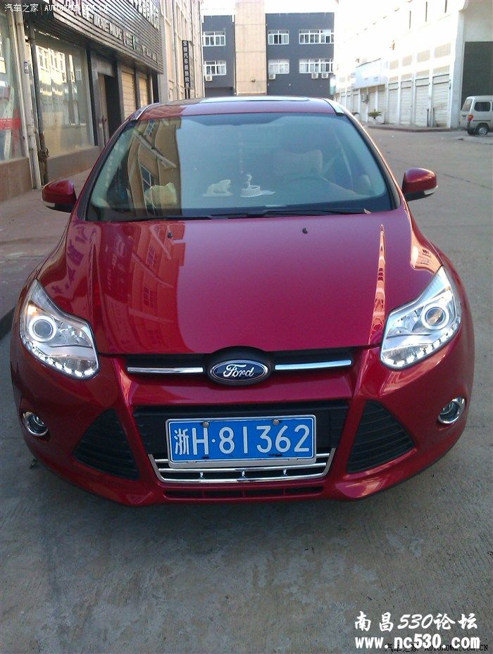 新福克斯改正品Q5， 天使眼，双色日行灯。