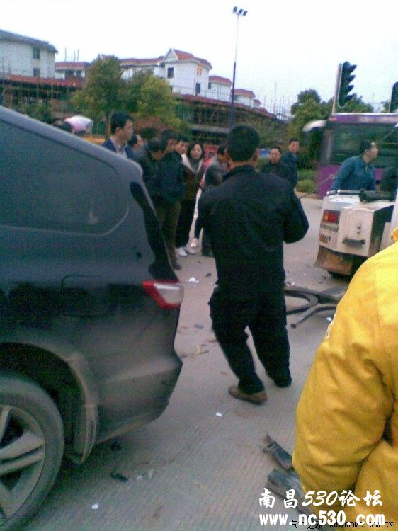 今天下午奥德赛车祸