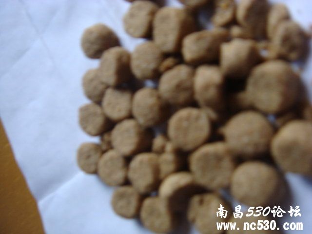 大家帮我来分辨卡比狗粮真假