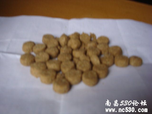 大家帮我来分辨卡比狗粮真假