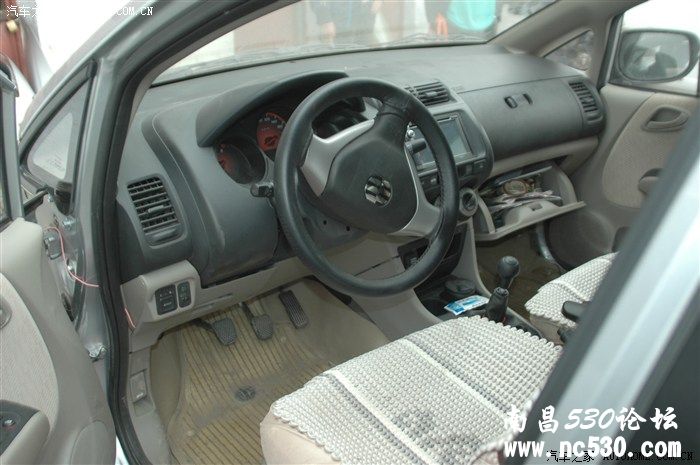 广汽本田理念s1车头遭正面严重撞毁而安全气囊无一弹出