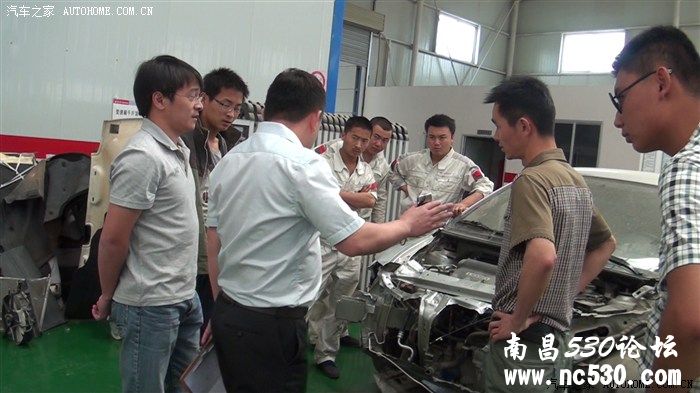 广汽本田理念s1车头遭正面严重撞毁而安全气囊无一弹出