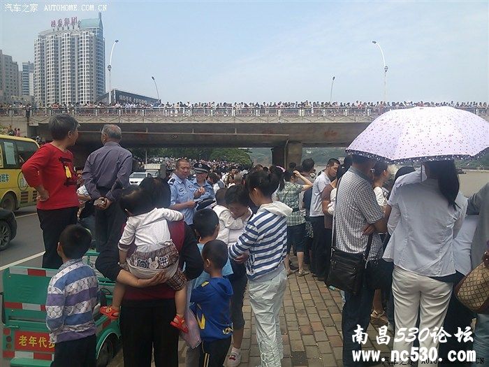 赣州市端午节西河大桥划龙舟比赛 大家来看看吧