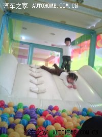 周末了带上我的“龙凤”去步行街