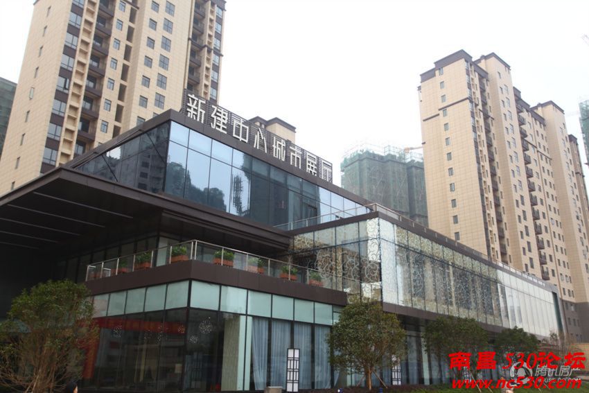 大眼萝莉韩小野萌炸天 备婚房做“国民岳父”韩寒女婿