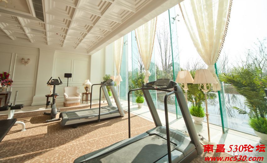 大眼萝莉韩小野萌炸天 备婚房做“国民岳父”韩寒女婿