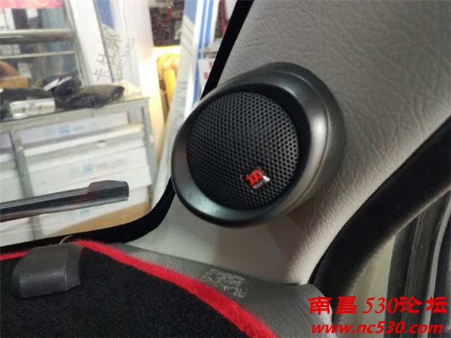 06 05 玛仕舞6高音单元安装在右边A柱的效果.jpg