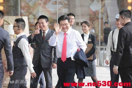 曹可凡亮相邓超孙俪婚礼现场